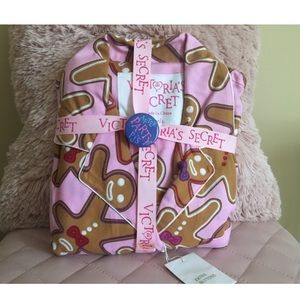 Victoria's Secret NWT Pink Gingerbread Flannel NWT PJ's 💗